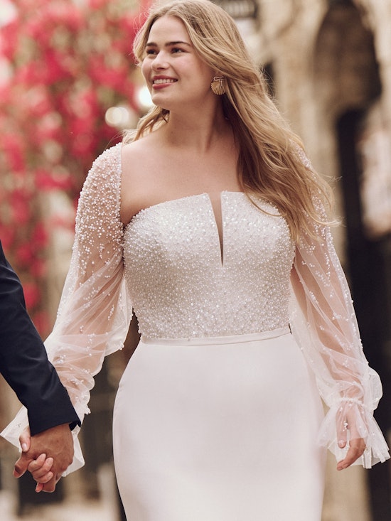 Bride wearing Heyda by Rebecca Ingram